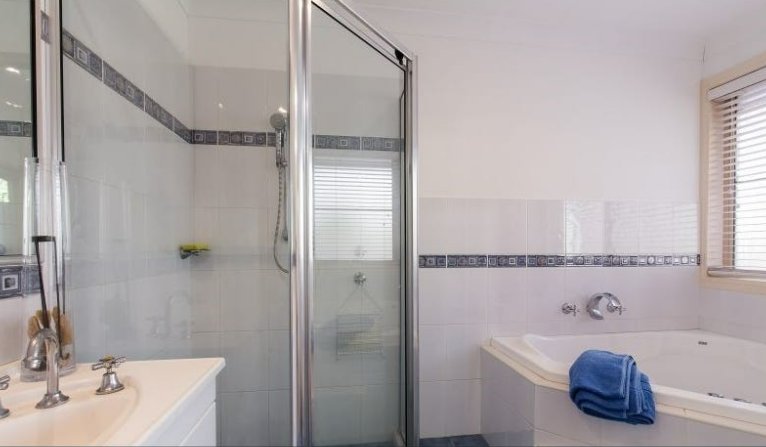 16 Fernleigh Avenue KORORA 3