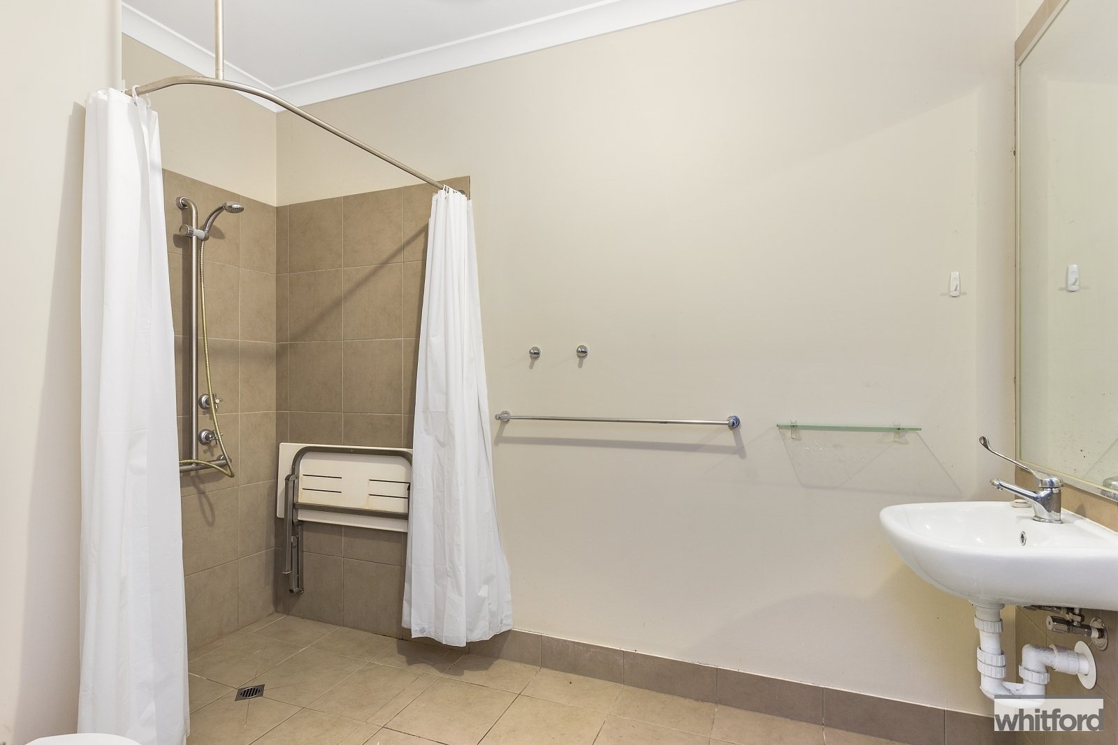 Gallery: 16 Ficinia Mews