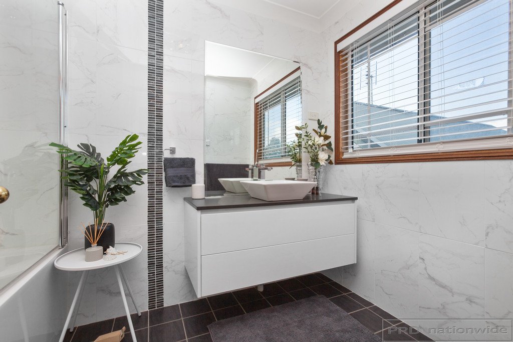 16 Fifth Street SEAHAMPTON 17
