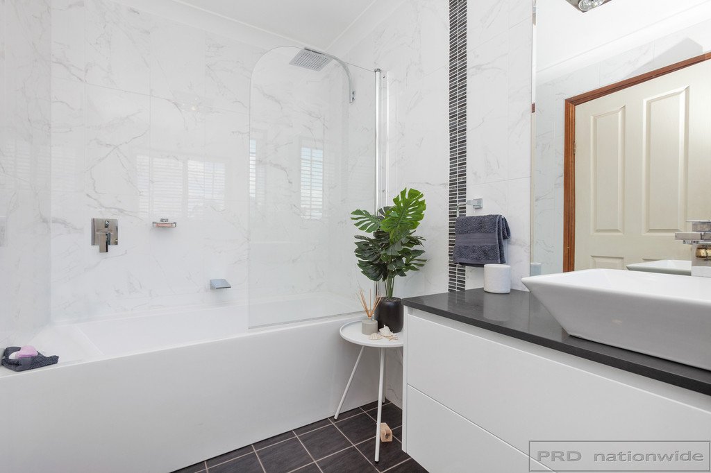 16 Fifth Street SEAHAMPTON 18