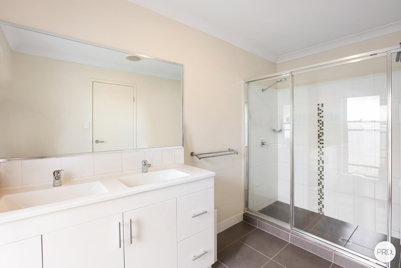 16 Fletcher Crescent PACIFIC PINES 7