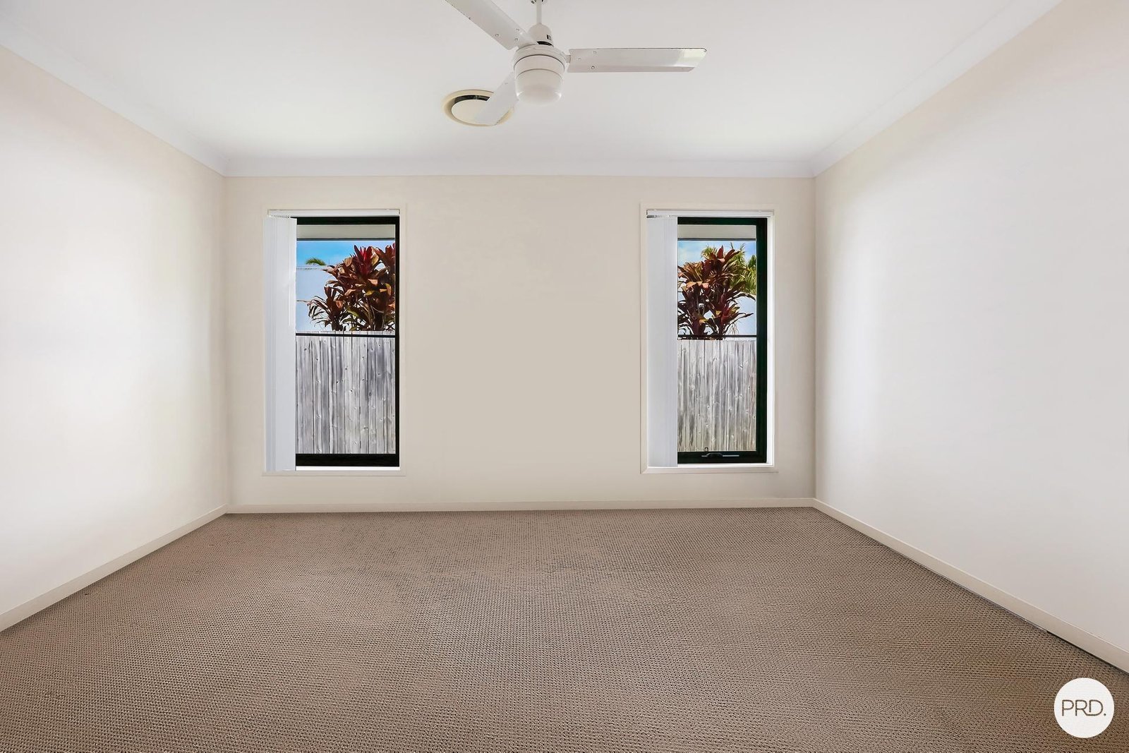 16 Fletcher Crescent PACIFIC PINES 13