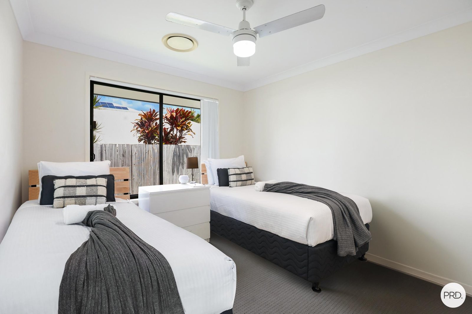 16 Fletcher Crescent PACIFIC PINES 5