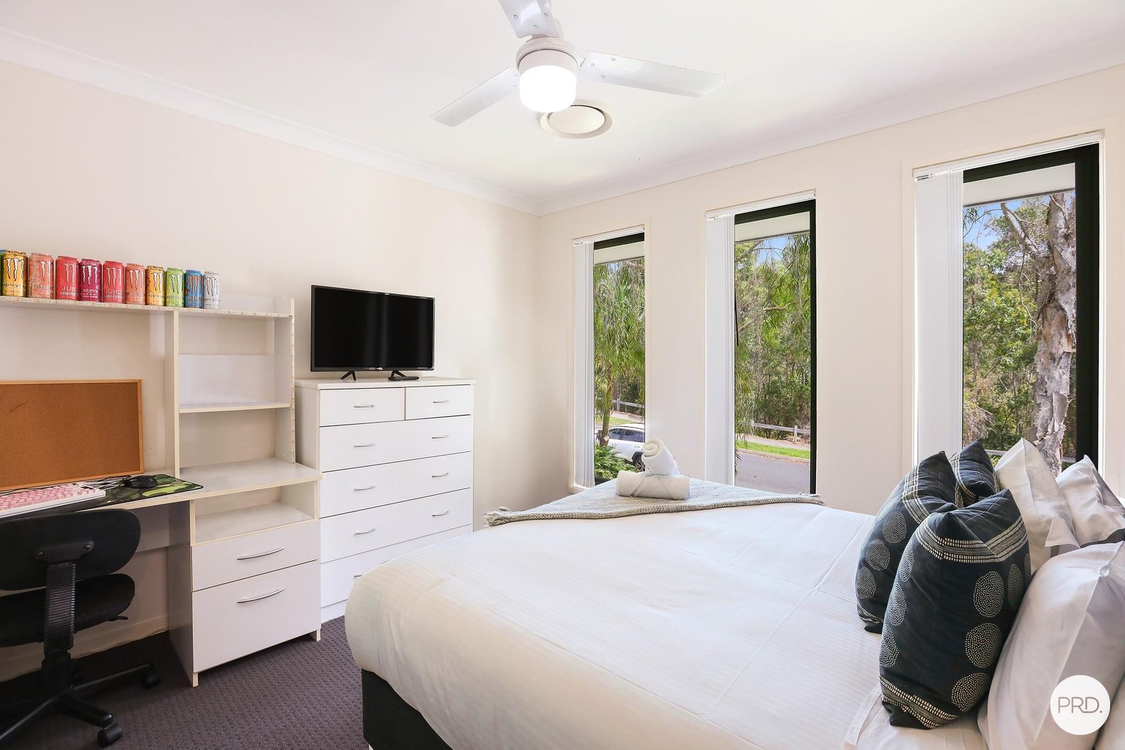 16 Fletcher Crescent PACIFIC PINES 6