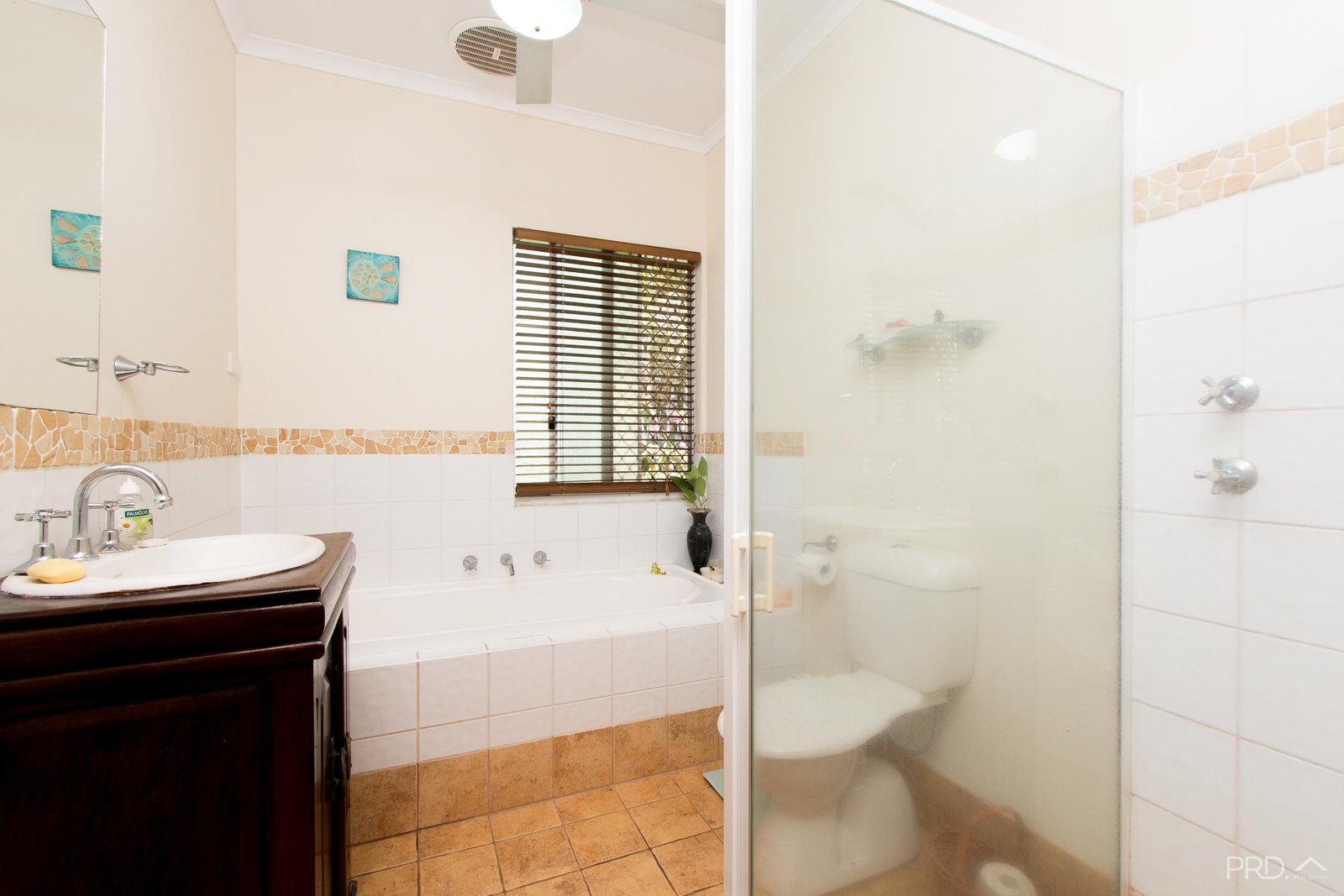 16 Fong Way CABLE BEACH 11