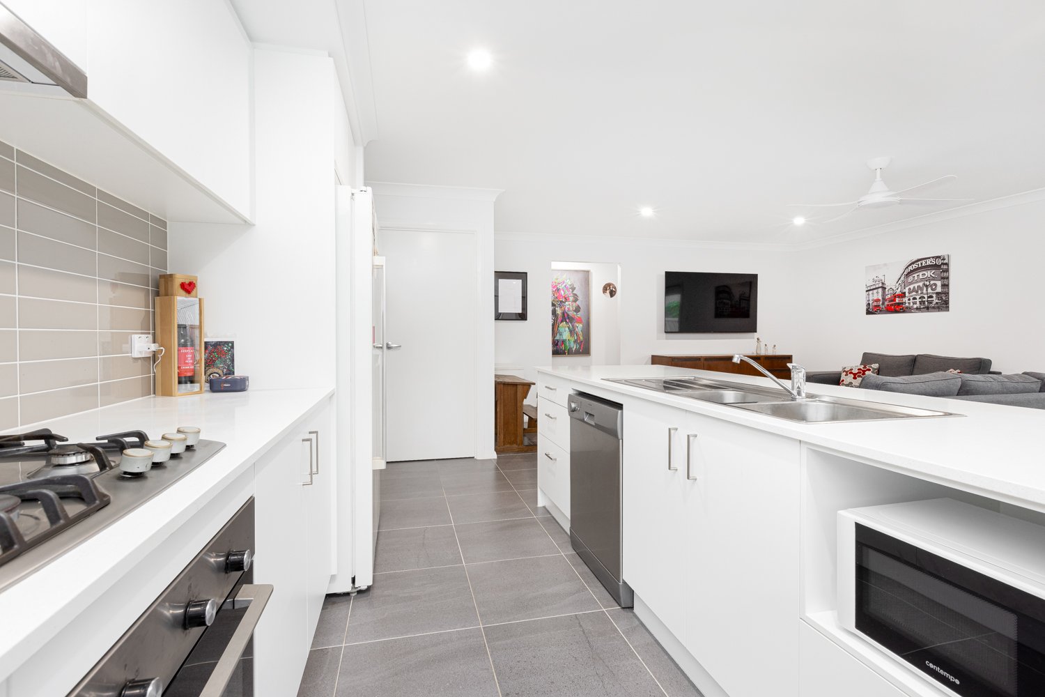 16 Fontana St  CHISHOLM 8