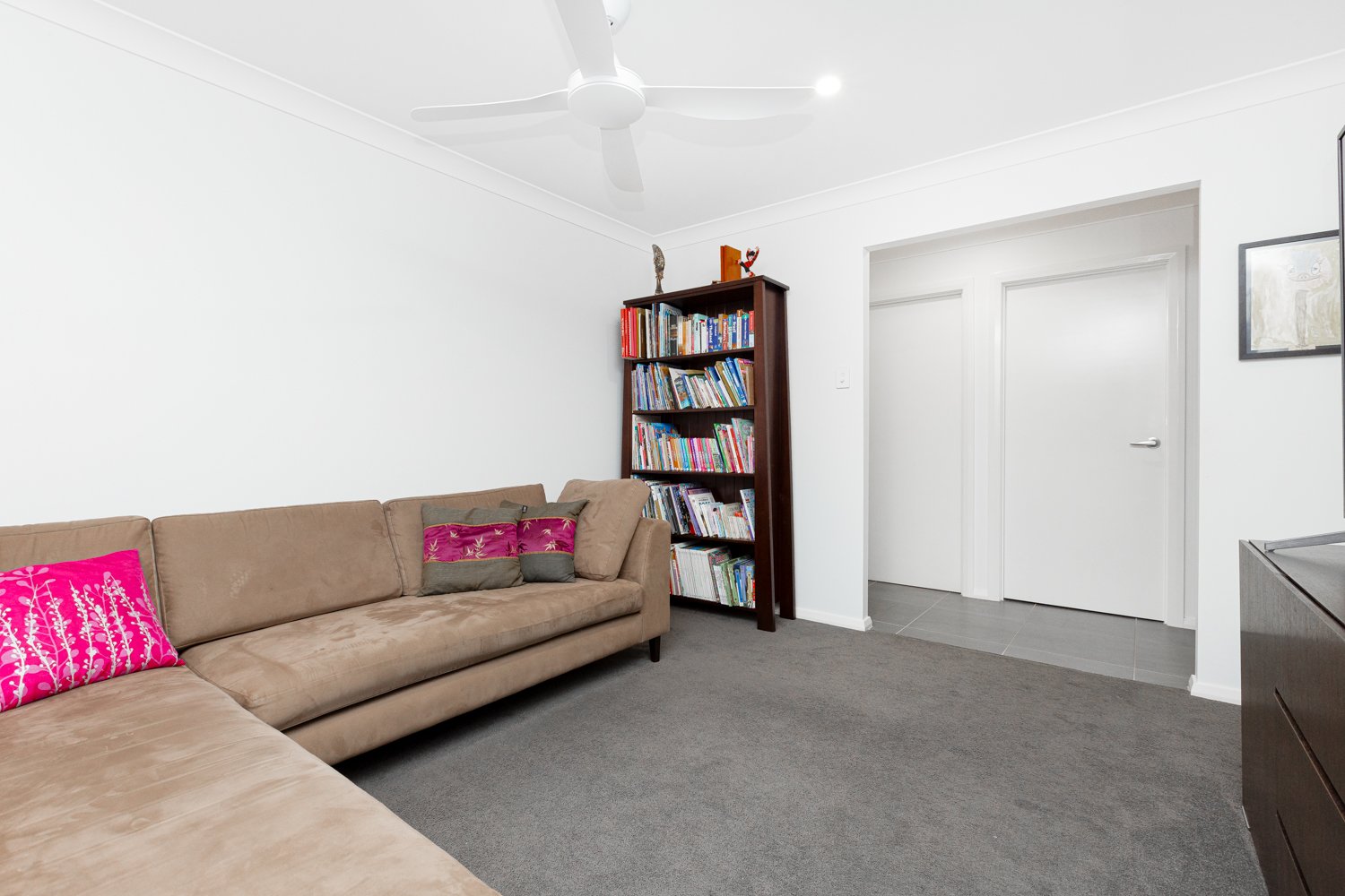 16 Fontana St  CHISHOLM 11