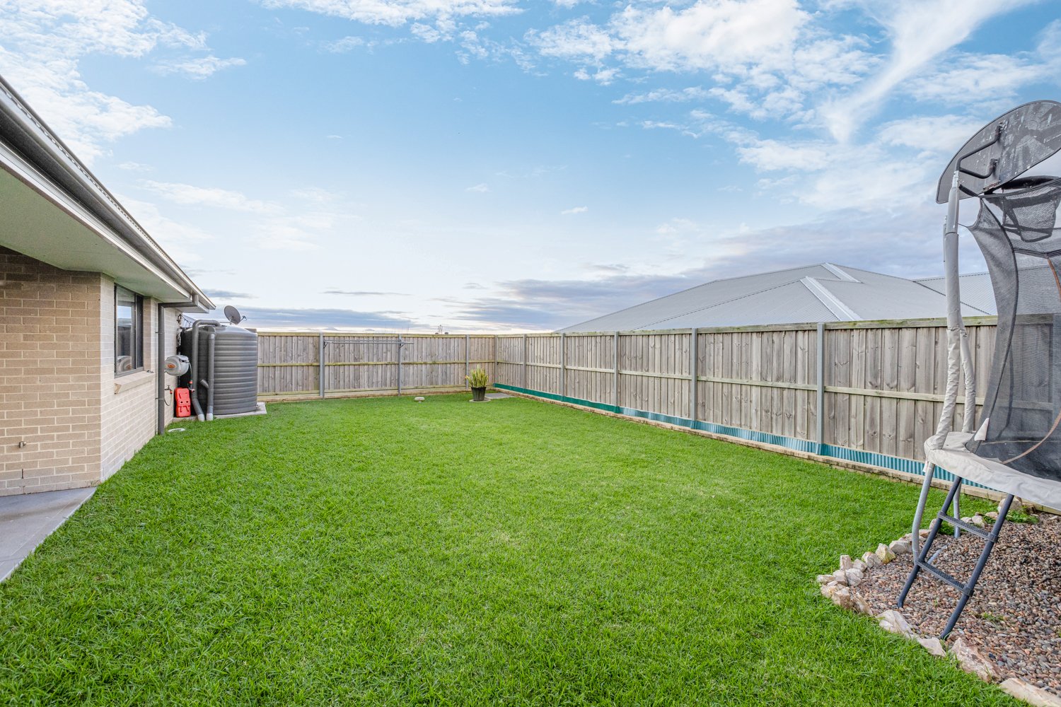 16 Fontana St  CHISHOLM 24