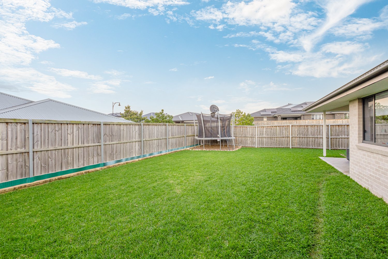 16 Fontana St  CHISHOLM 25