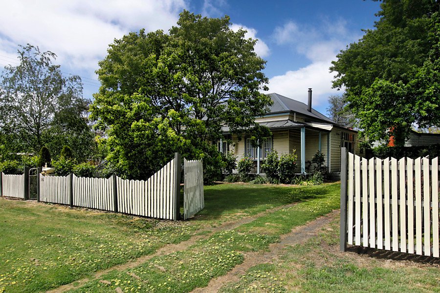 Real Estate and Property in 16 Forest Street, Woodend, VIC