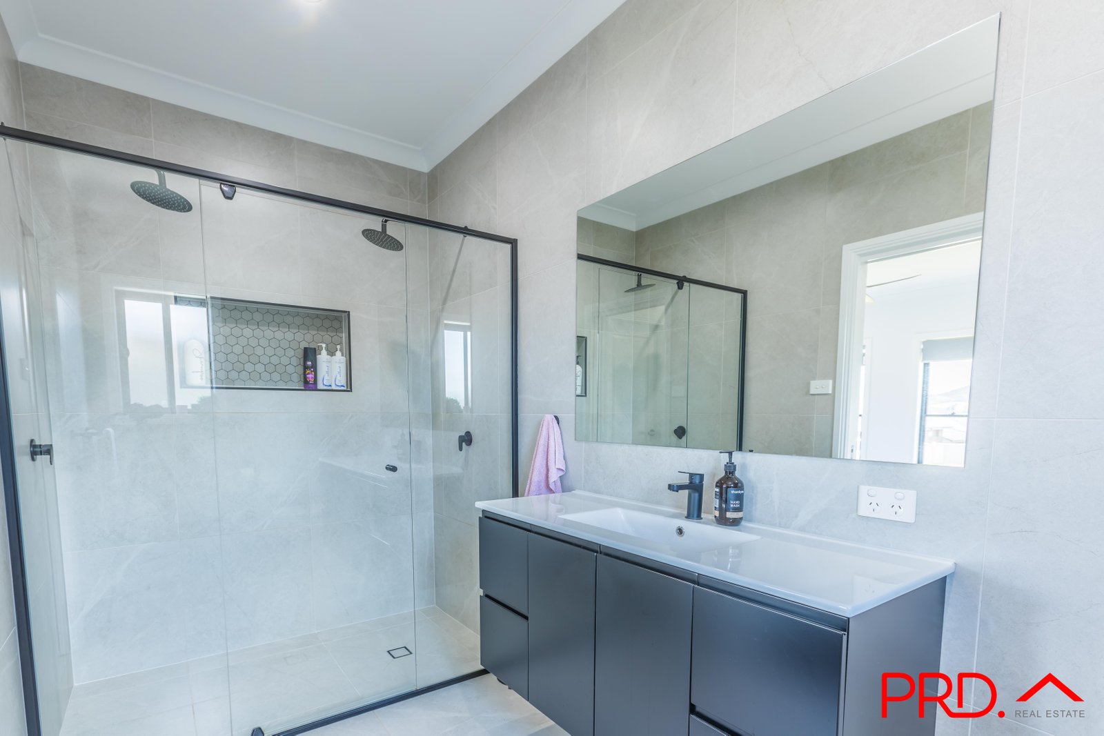 16 Galah Drive TAMWORTH 6