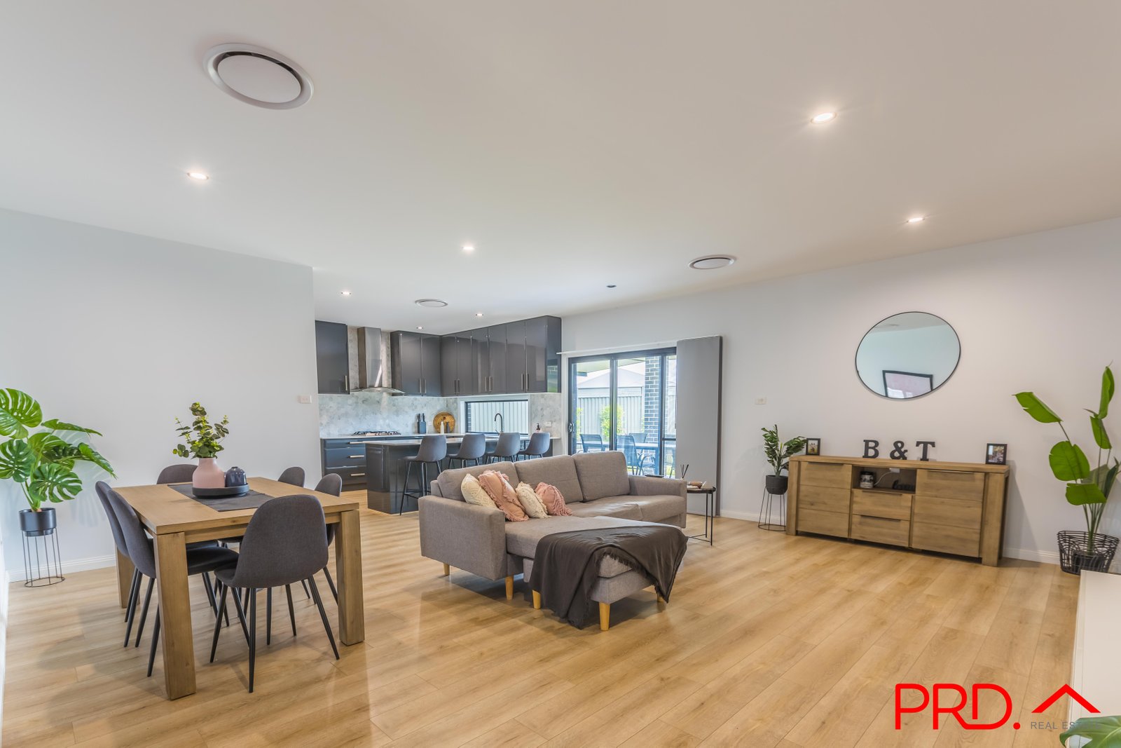 16 Galah Drive TAMWORTH 8