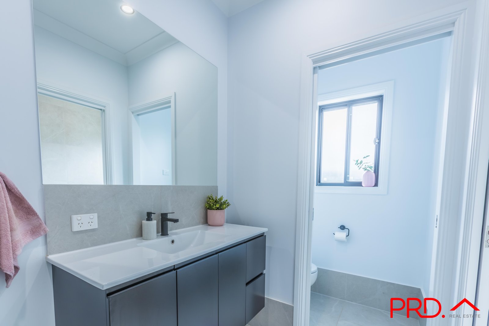 16 Galah Drive TAMWORTH 16