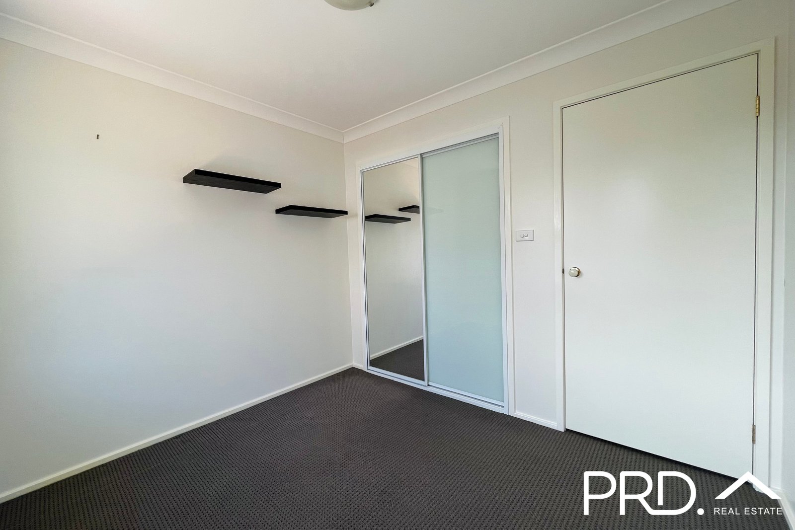 16 Garnsey Avenue PANANIA 8