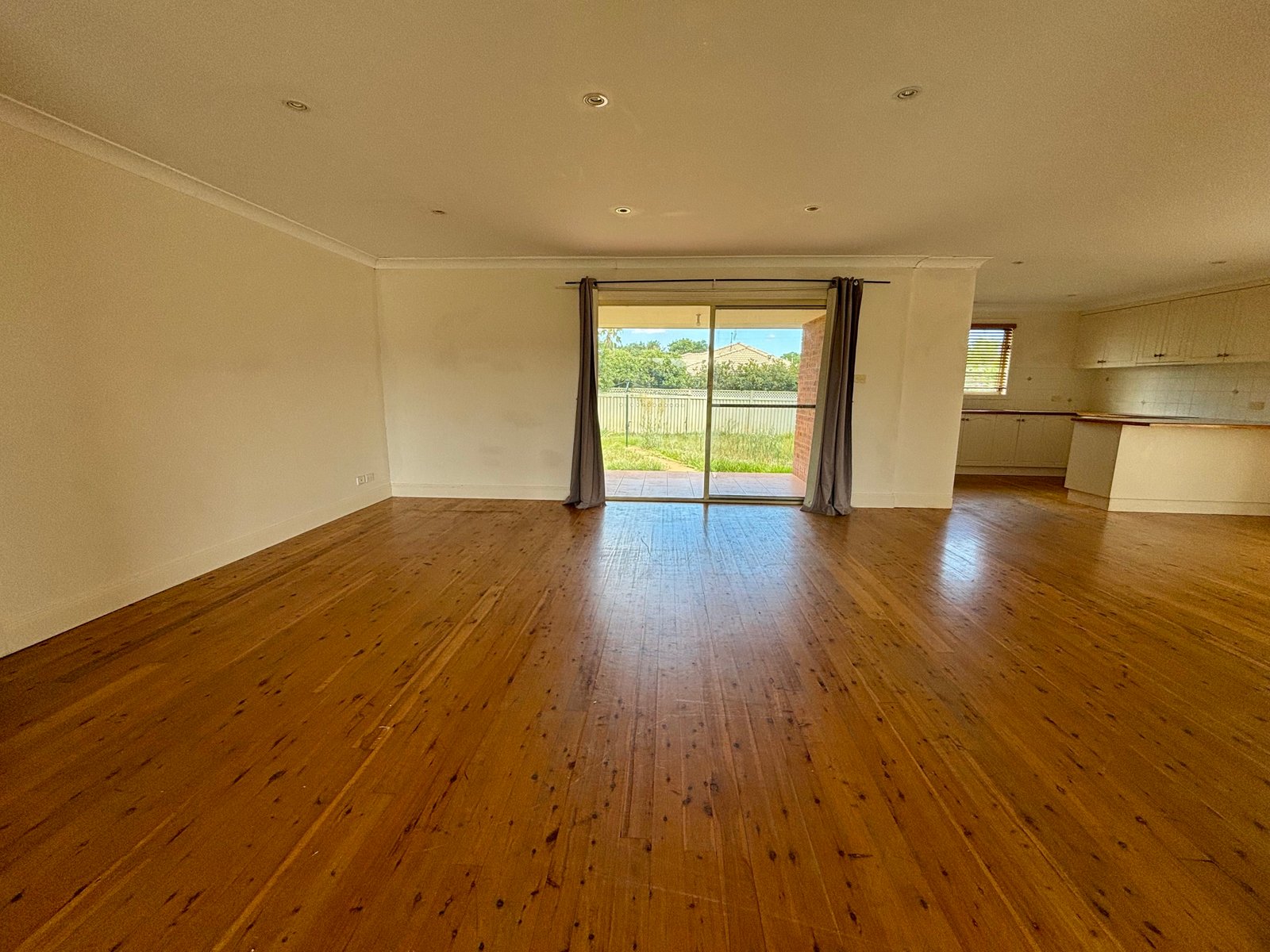 16 Glencoe Street MANILLA 2