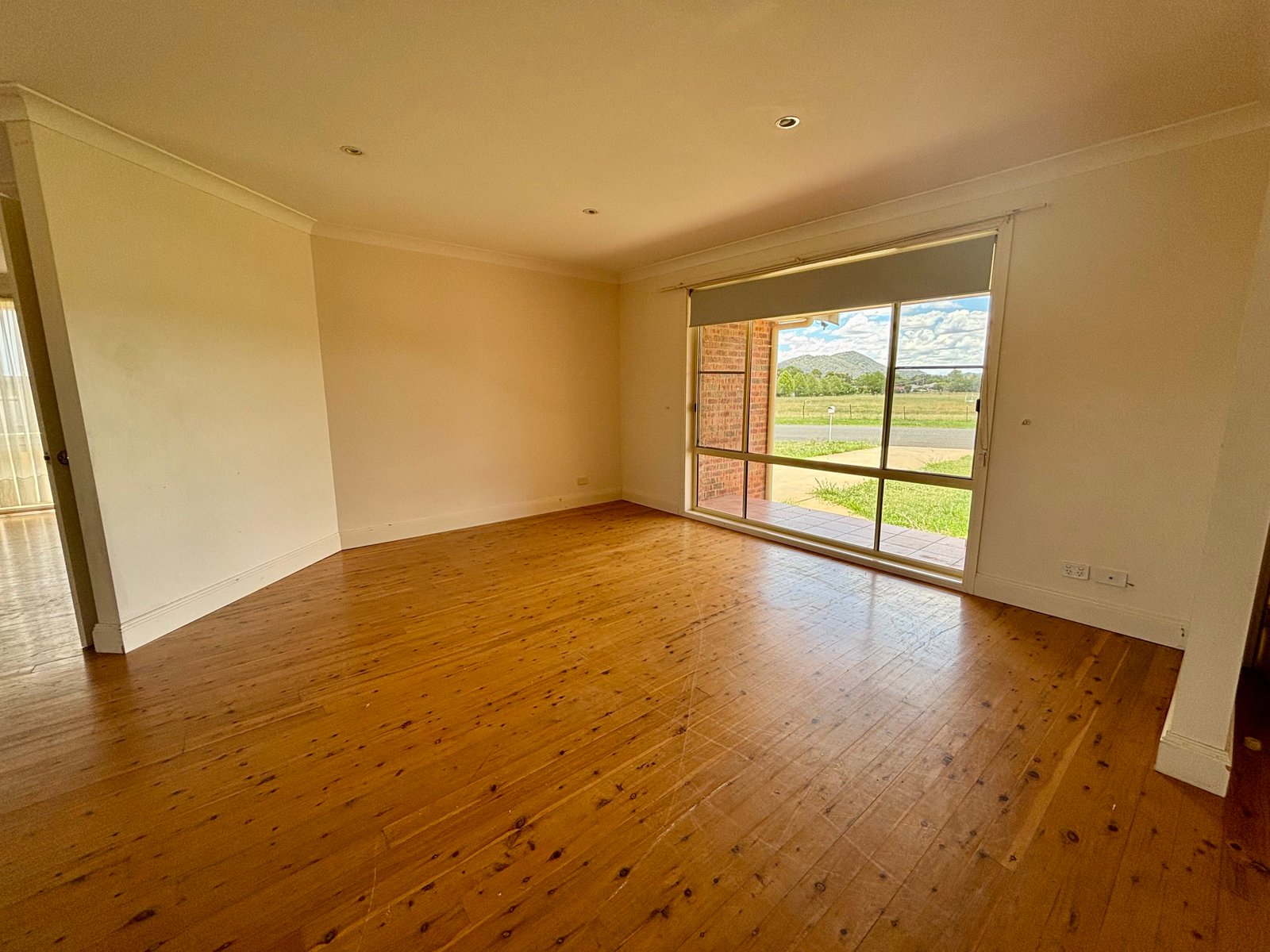 16 Glencoe Street MANILLA 3