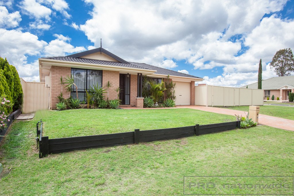16 Glover Crescent METFORD 1