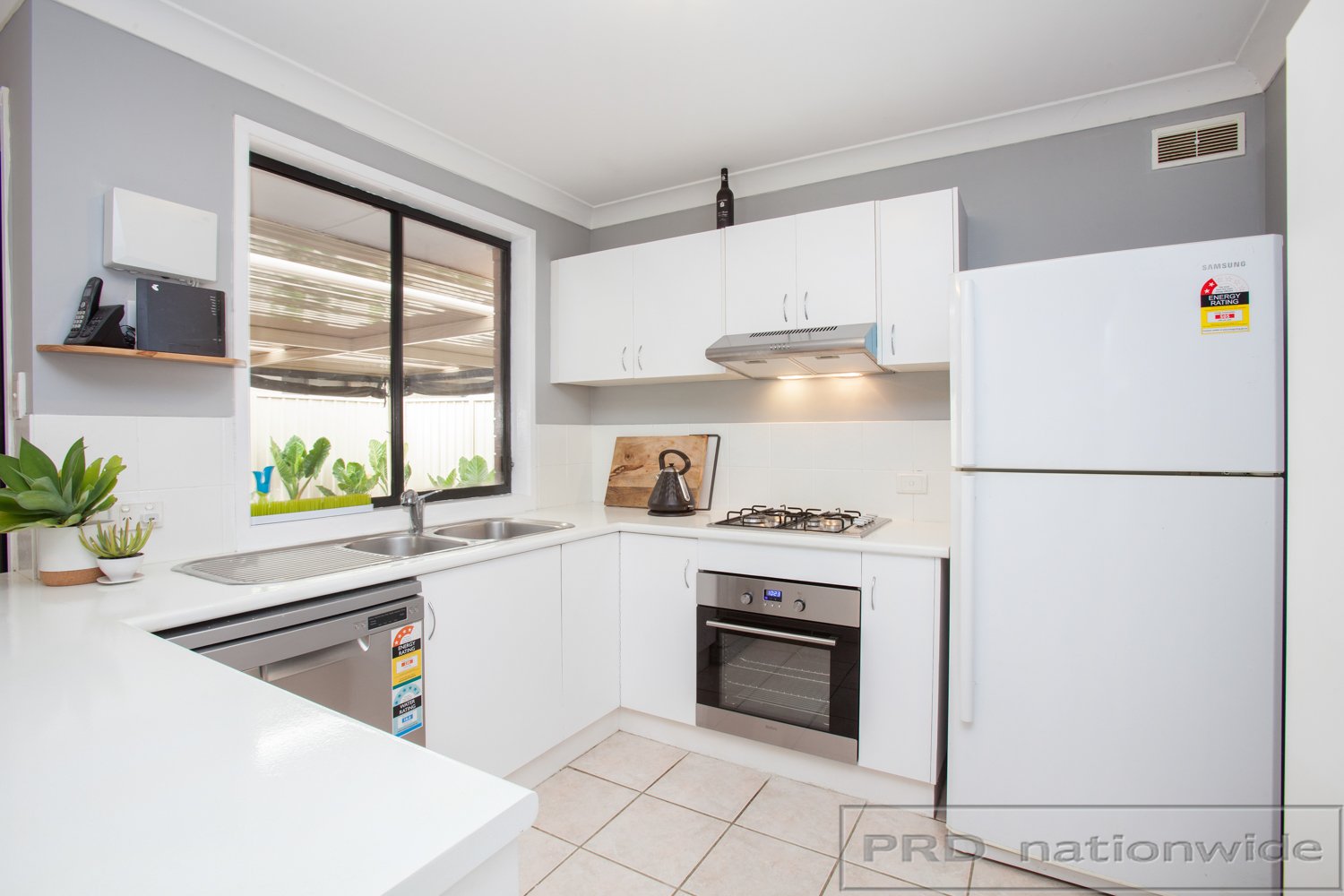 16 Glover Crescent METFORD 8