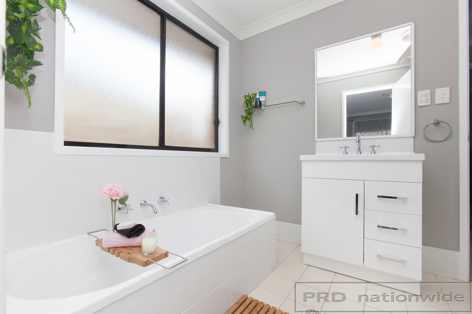 16 Glover Crescent METFORD 17