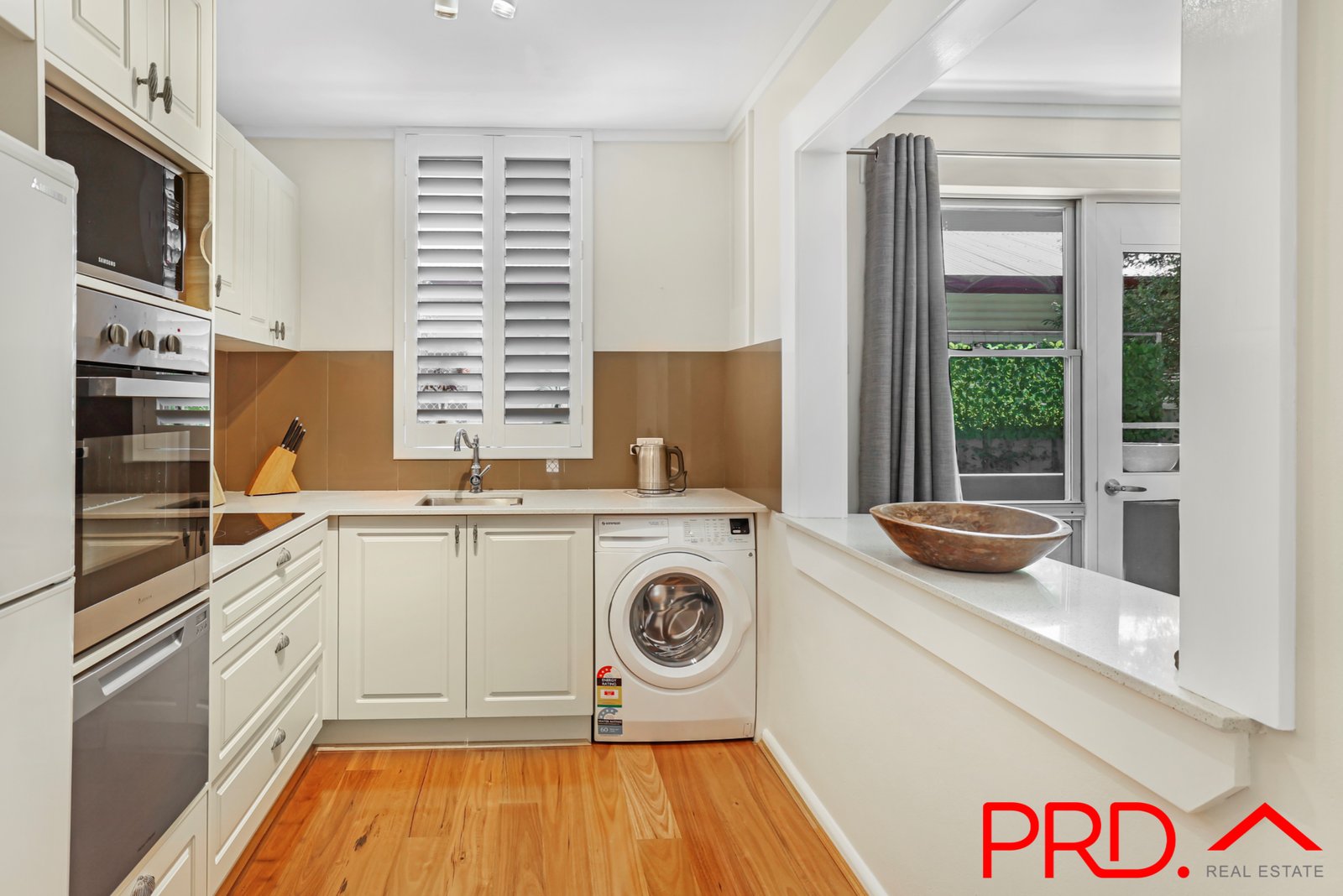 1/6 Golf Street TAMWORTH 4