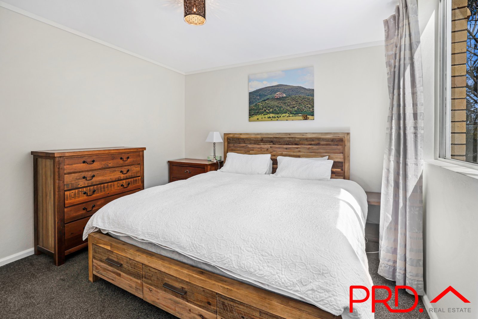 1/6 Golf Street TAMWORTH 8