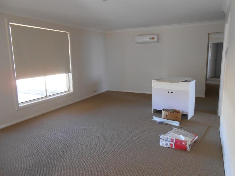 16 Goodwin Street TAMWORTH 9