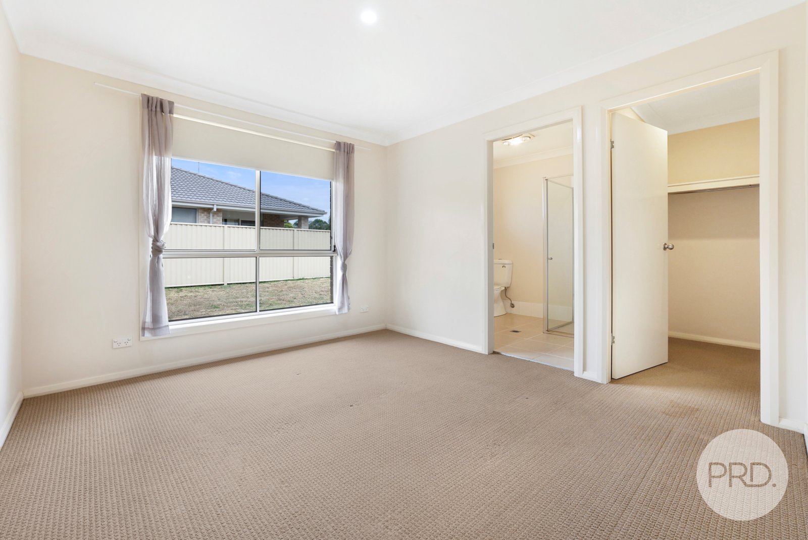 16 Goodwin Street TAMWORTH 8