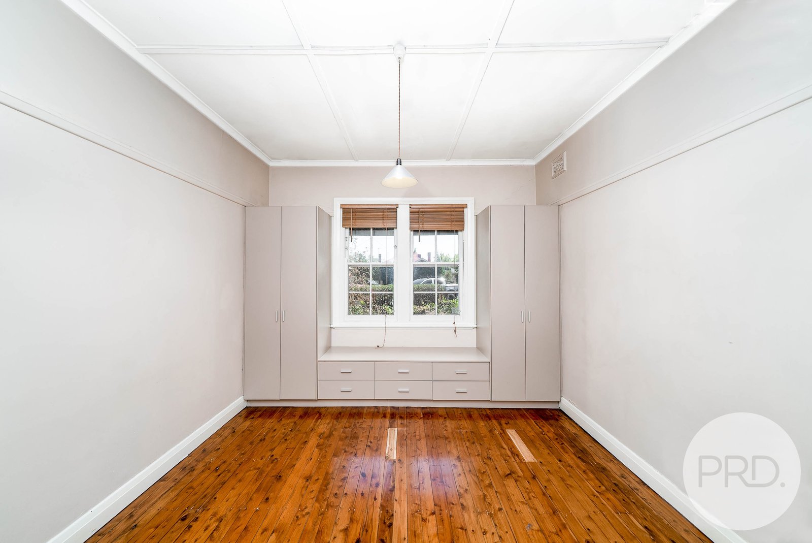 16 Gormly Avenue WAGGA WAGGA 5