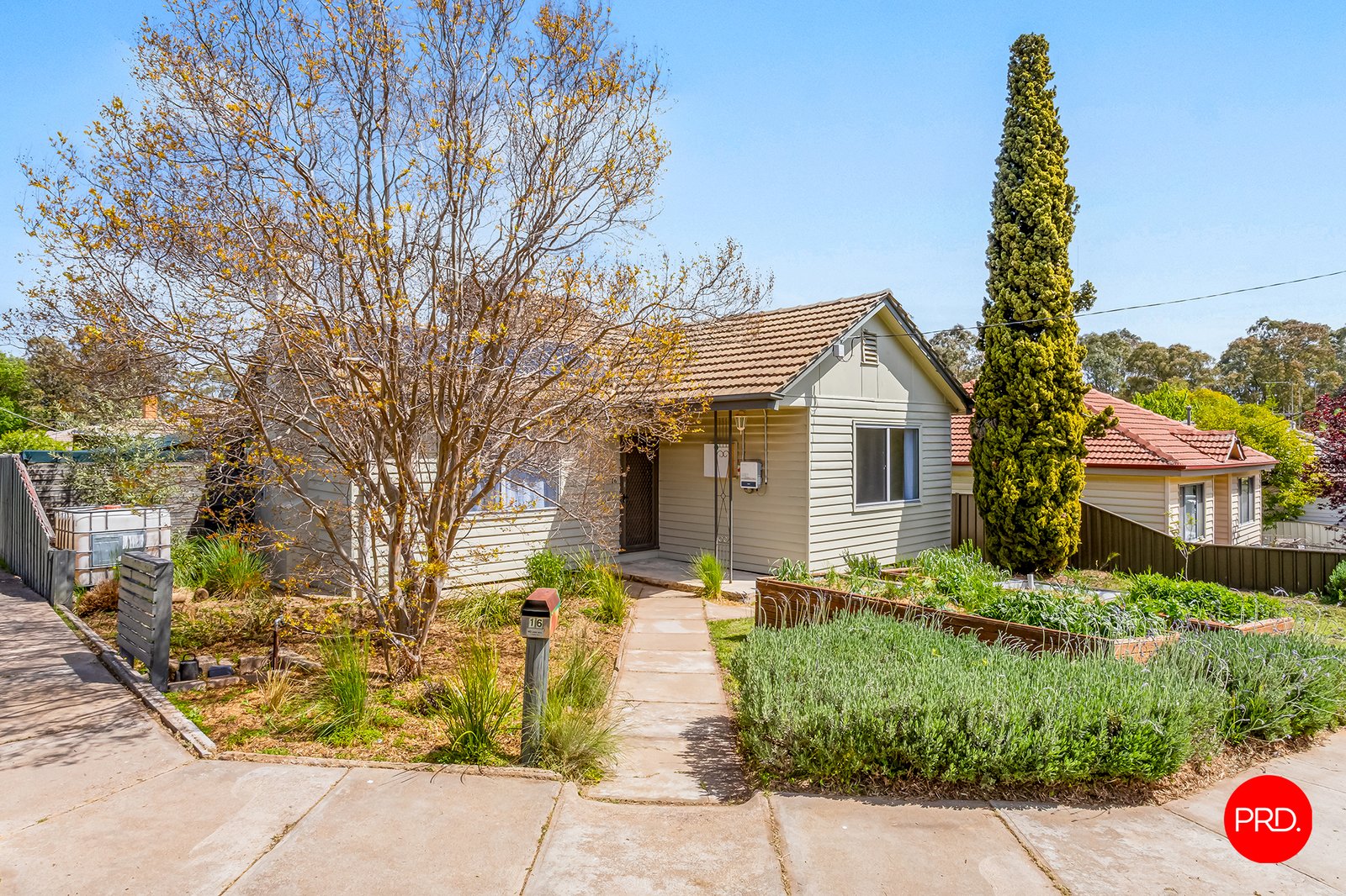 16 Guthrie St  KANGAROO FLAT 2