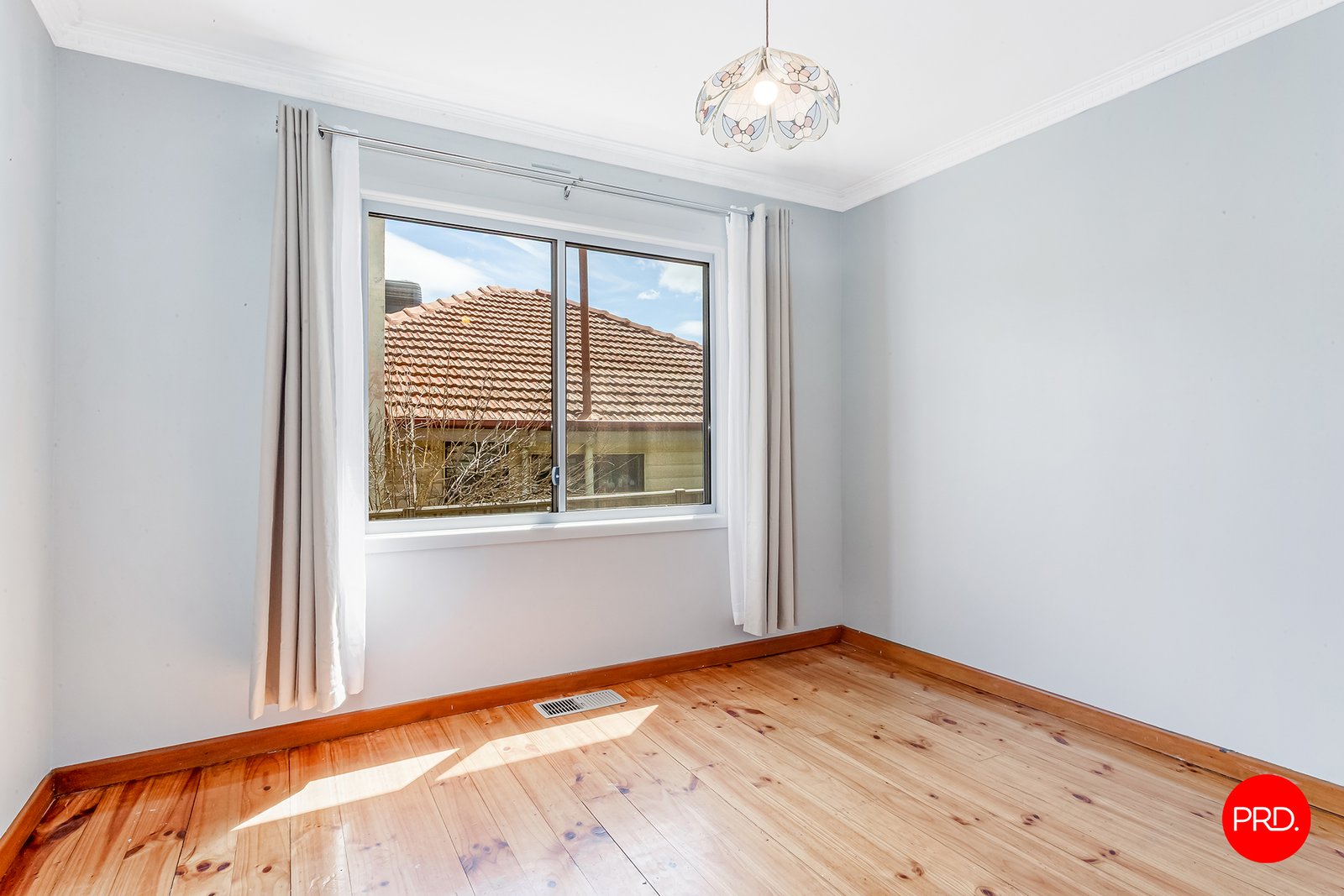 16 Guthrie St  KANGAROO FLAT 9