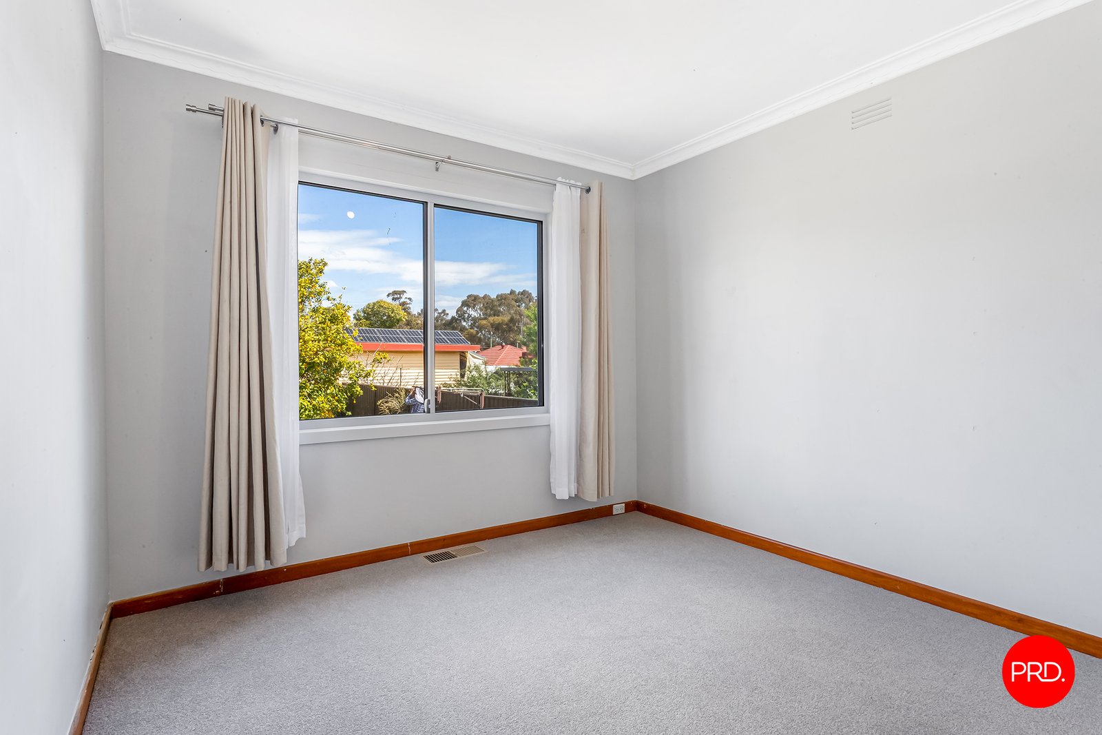 16 Guthrie St  KANGAROO FLAT 10