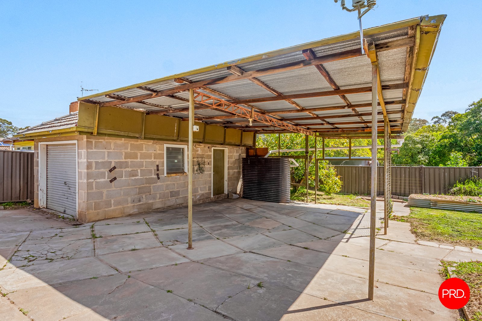 16 Guthrie St  KANGAROO FLAT 14