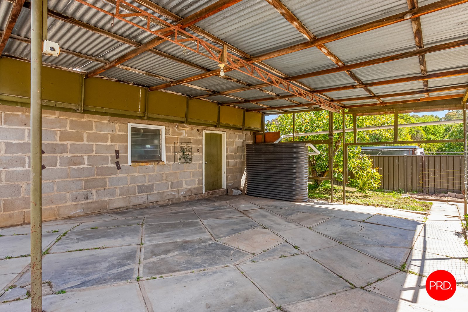 16 Guthrie St  KANGAROO FLAT 15