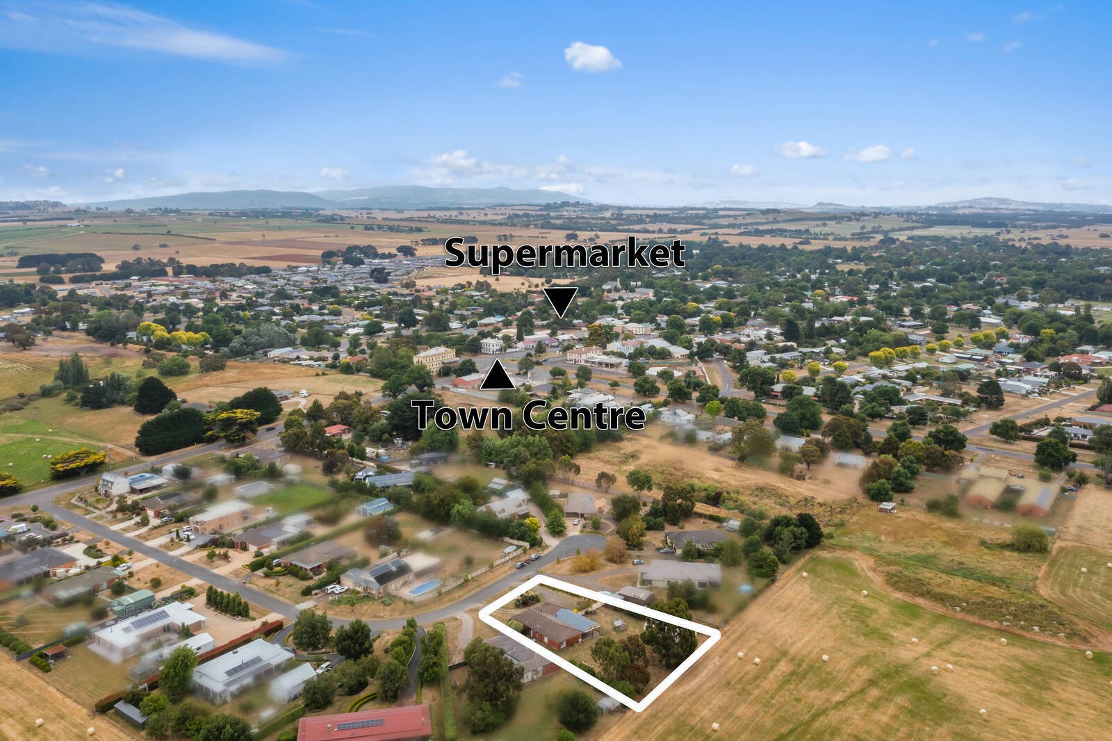 Real Estate and Property in 16 Gwen Place, Lancefield, VIC