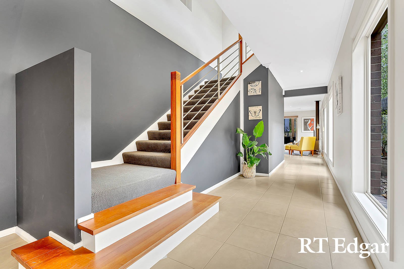 Real Estate and Property in 16 Gwendoline Avenue, Woodend, VIC