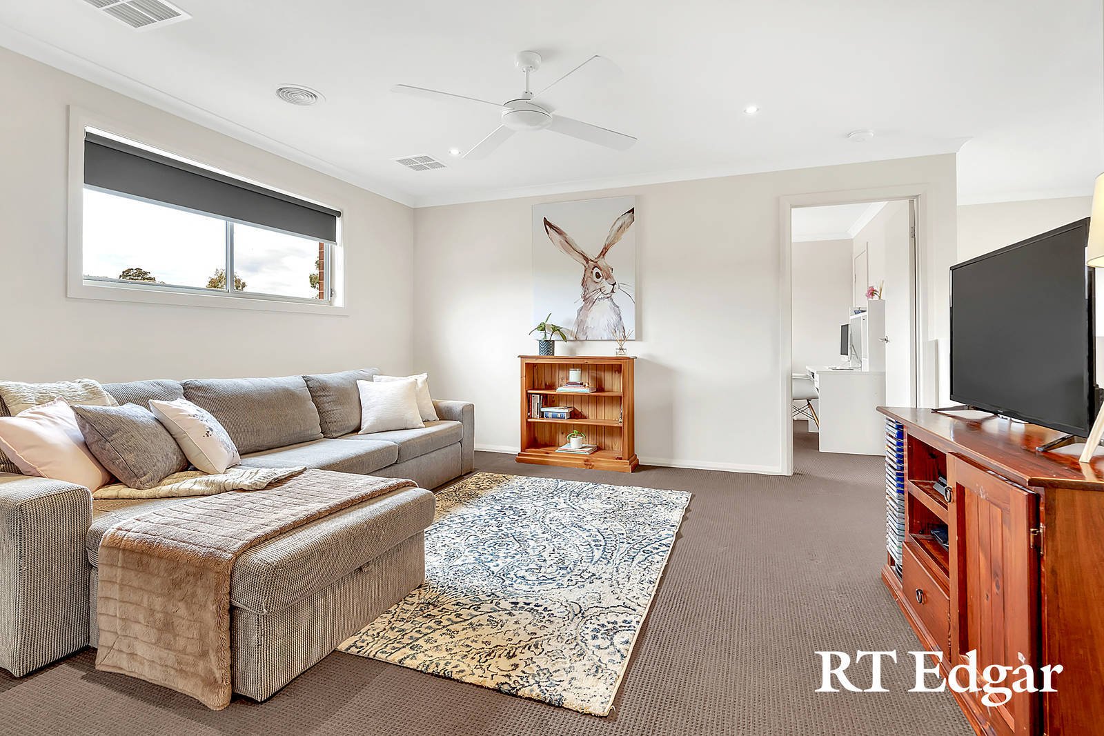 Real Estate and Property in 16 Gwendoline Avenue, Woodend, VIC