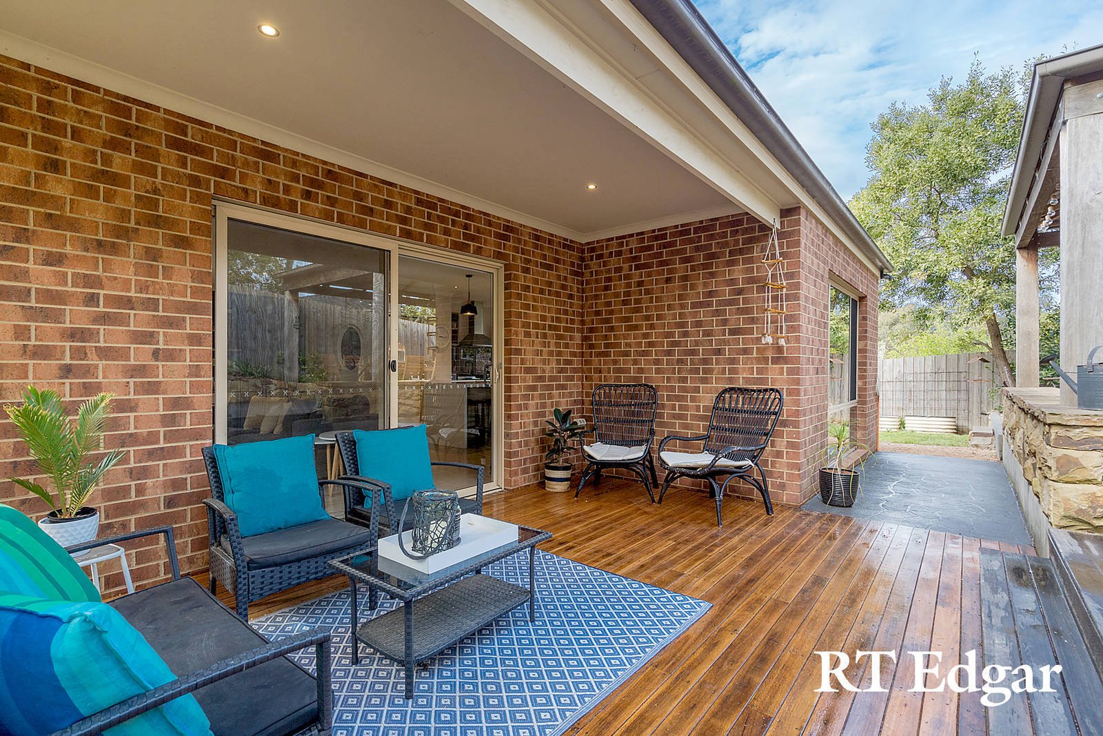 Real Estate and Property in 16 Gwendoline Avenue, Woodend, VIC