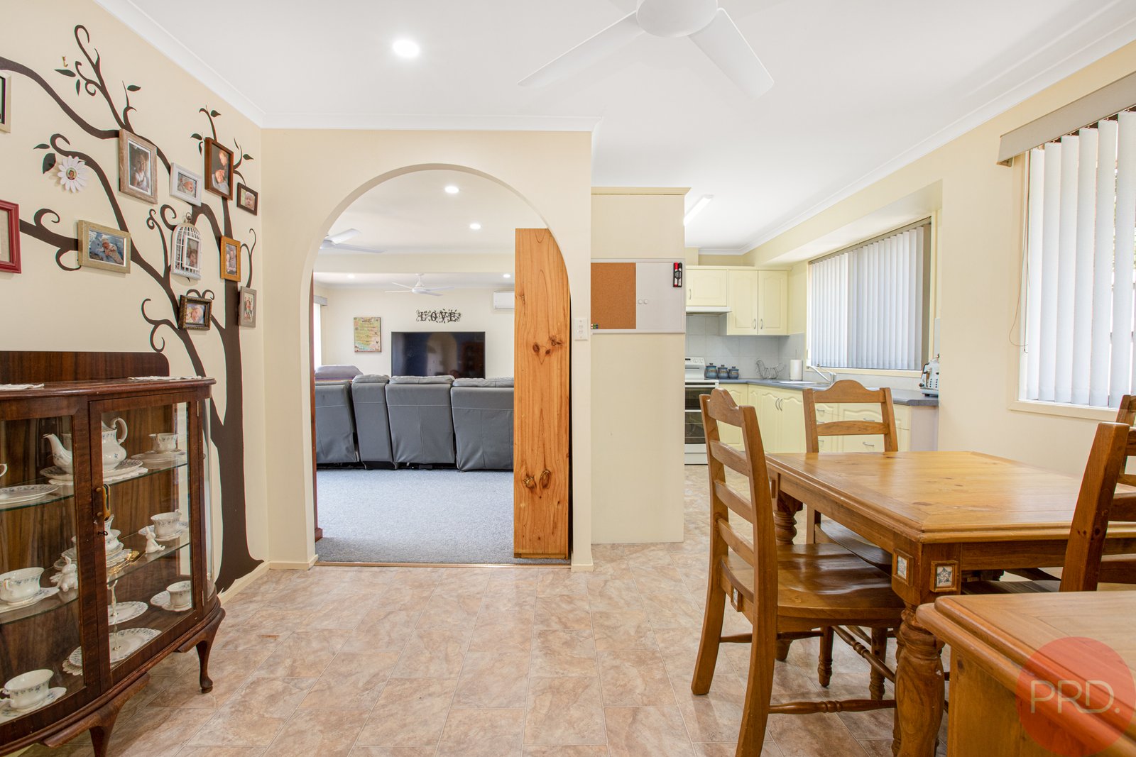 16 Hague Street RUTHERFORD 2