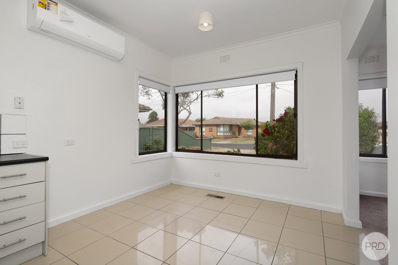 16 Halbert Street WENDOUREE 3