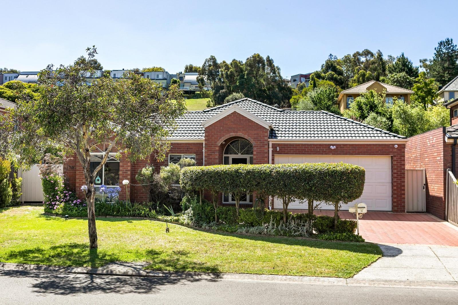 16 Hannah Pascoe Drive, Gowanbrae VIC 3043