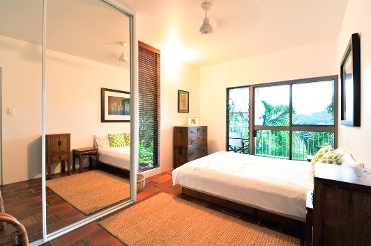 16 Harbour Avenue SHUTE HARBOUR 15