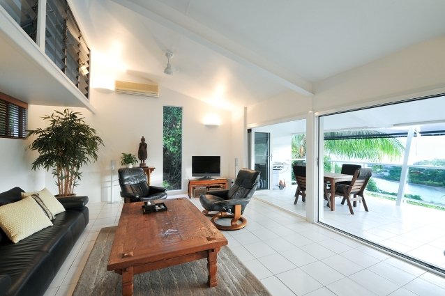 16 Harbour Avenue SHUTE HARBOUR 2