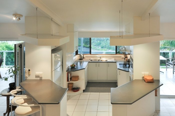 16 Harbour Avenue SHUTE HARBOUR 5