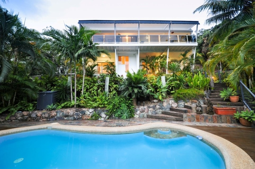 16 Harbour Avenue SHUTE HARBOUR 1