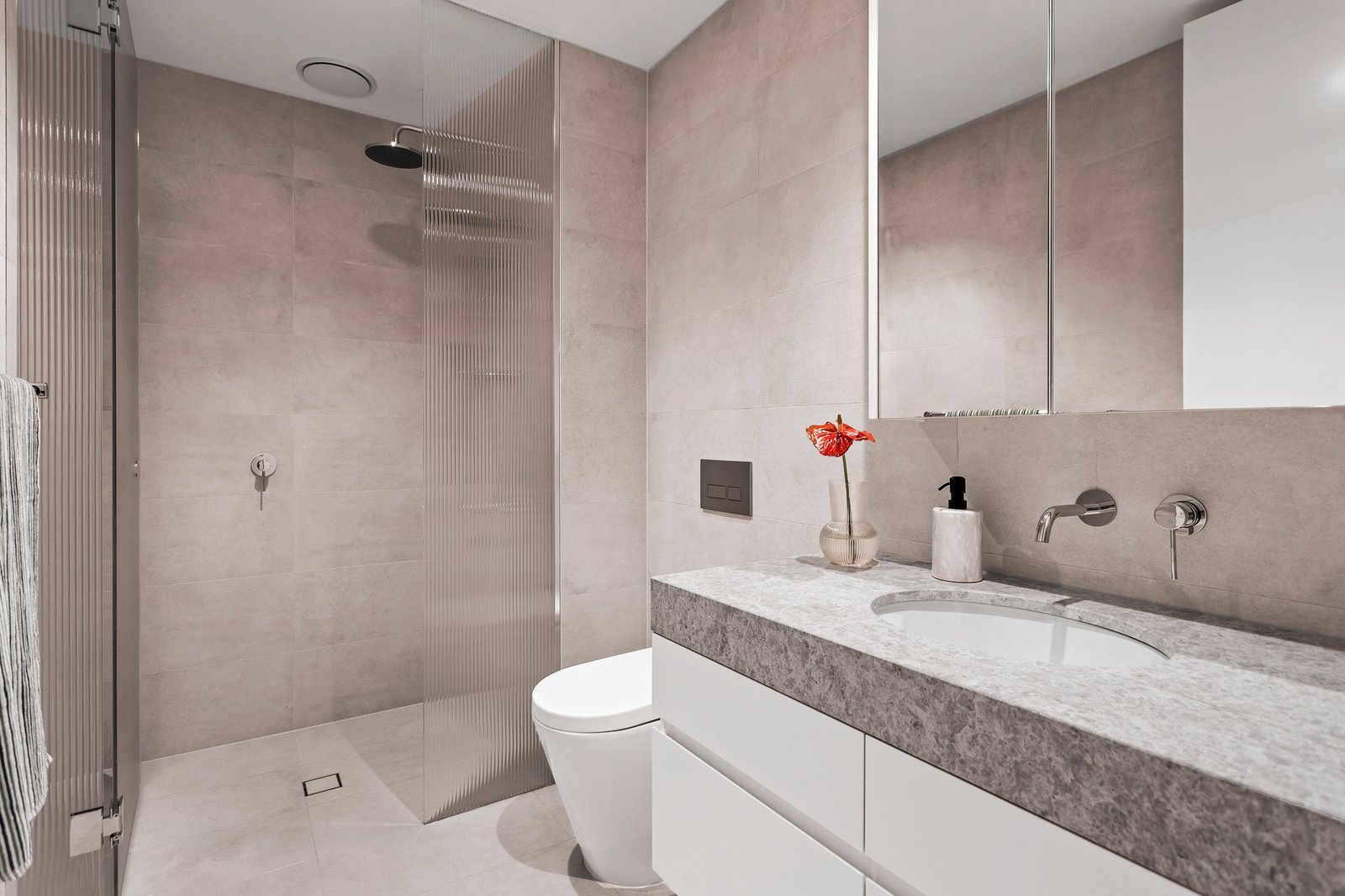 Real Estate and Property in 16 Hawthorn Road, Caulfield North, VIC