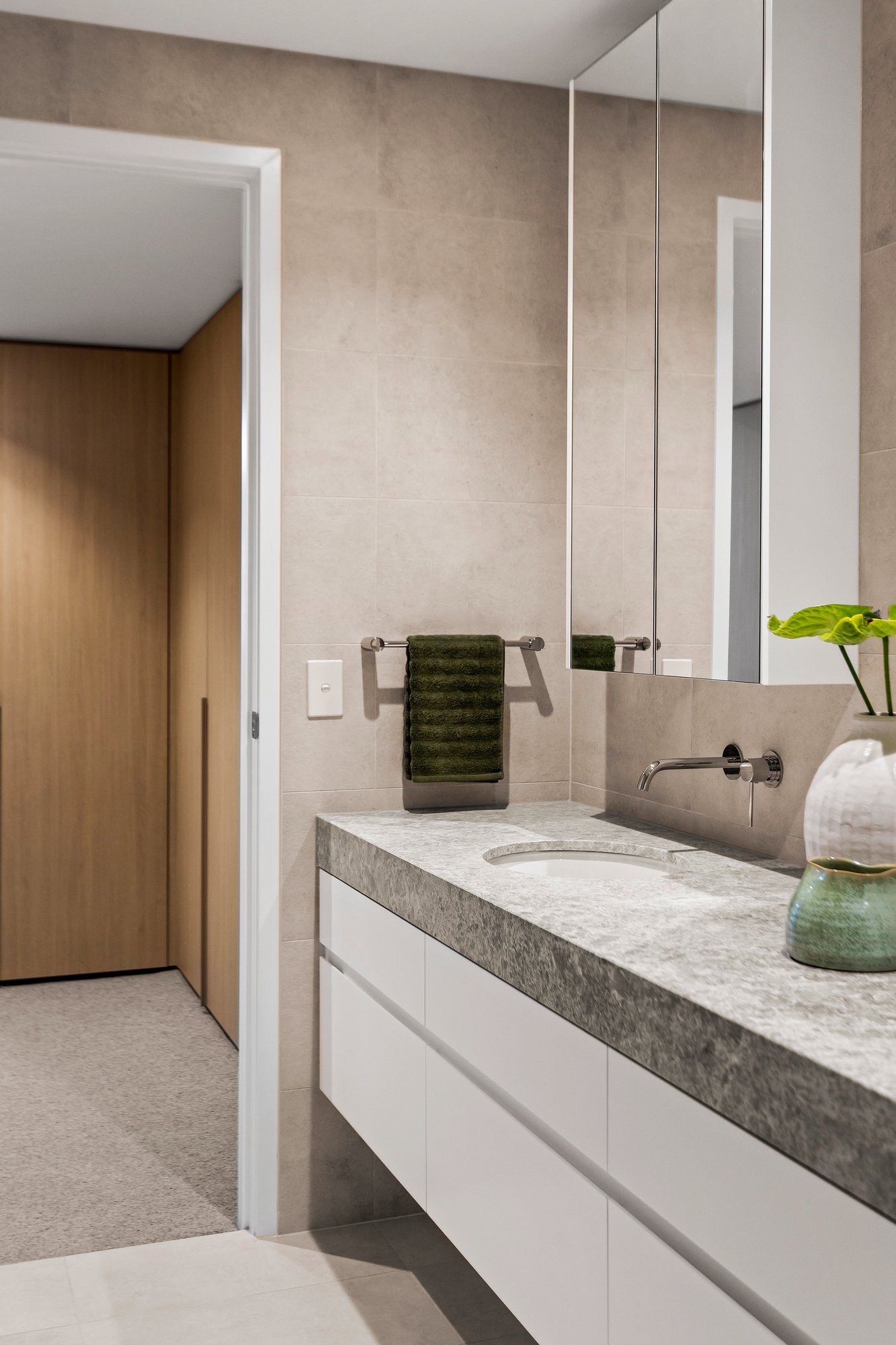 Real Estate and Property in 16 Hawthorn Road, Caulfield North, VIC