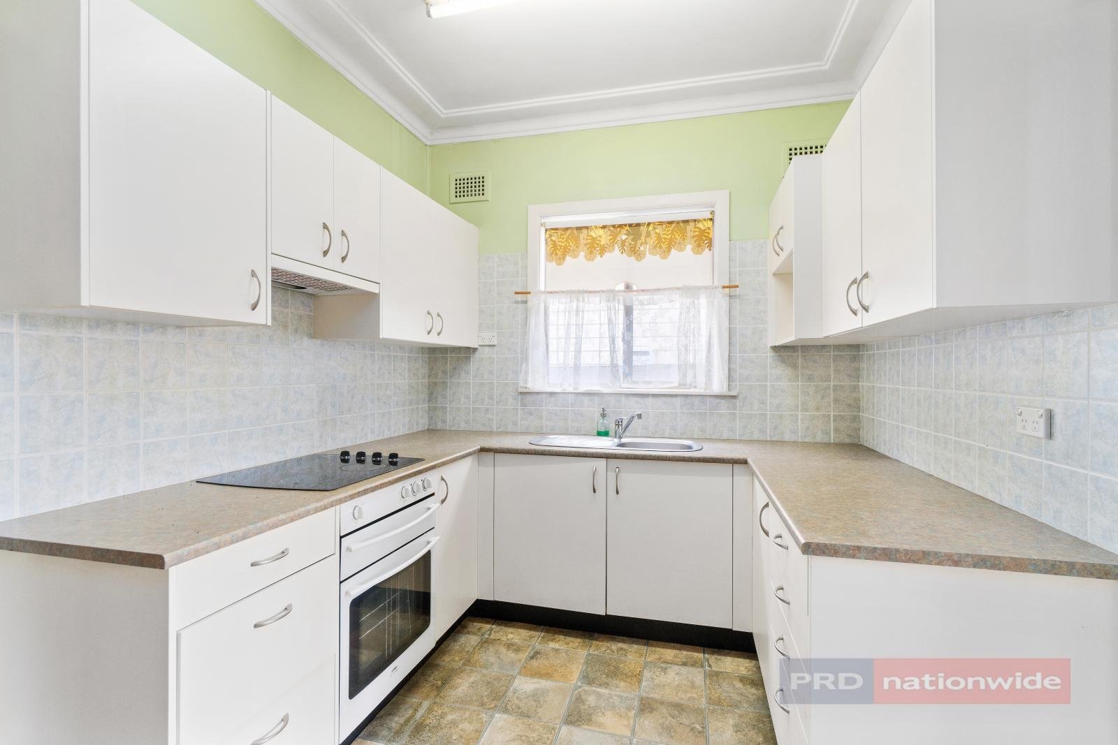 16 Henderson Avenue PANANIA 2