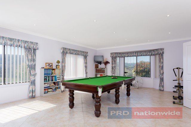 16 Henry Street ADELONG 4