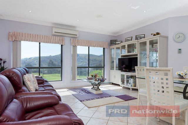 16 Henry Street ADELONG 8