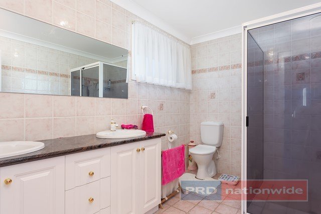 16 Henry Street ADELONG 11